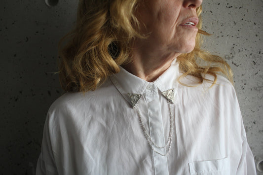 O broche como investimento: elegância e valor atemporal
