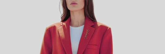 O broche como assinatura pessoal: um detalhe que marca presença