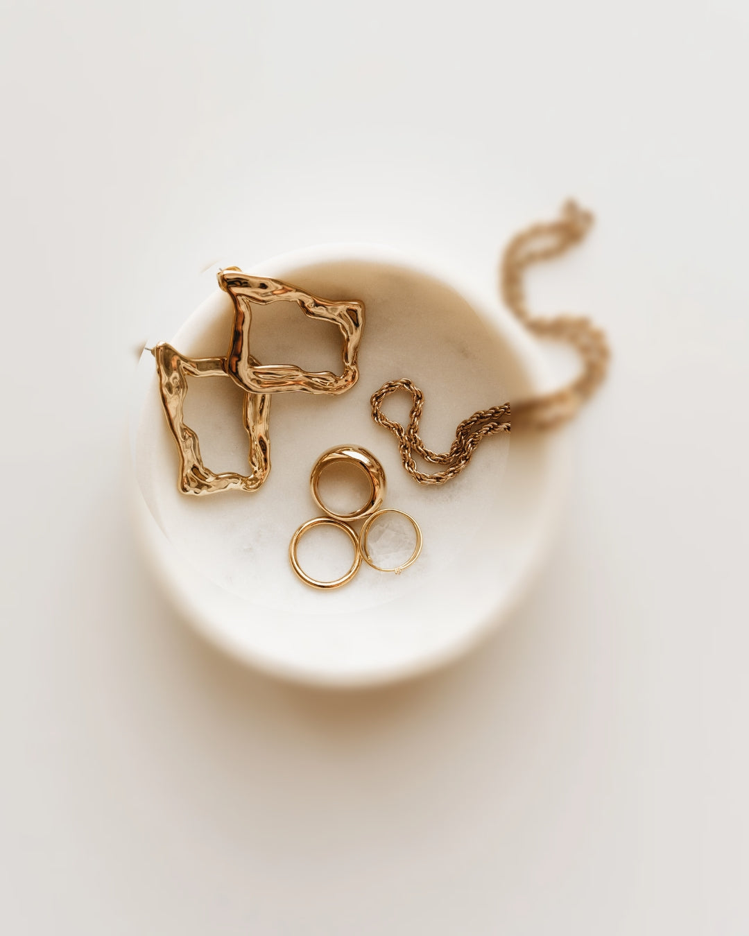 Guia completo sobre semijoias: como escolher e cuidar das suas peças