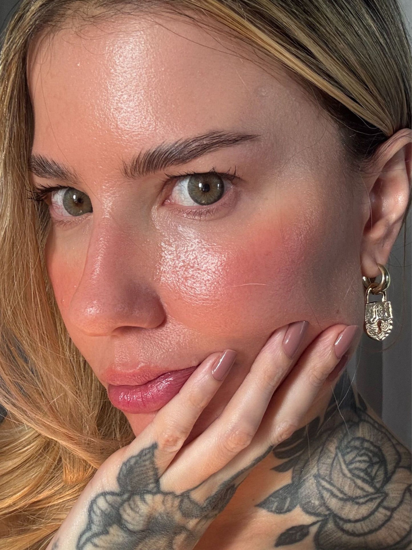 Pingente DUNA + Brinco Argola de clique AURA